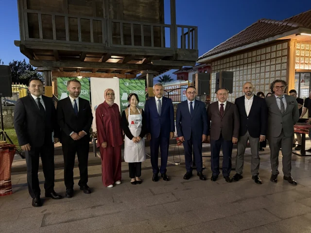 Rize'de Çay Demleme Yarışmasında Nefes Kesen Anlar
