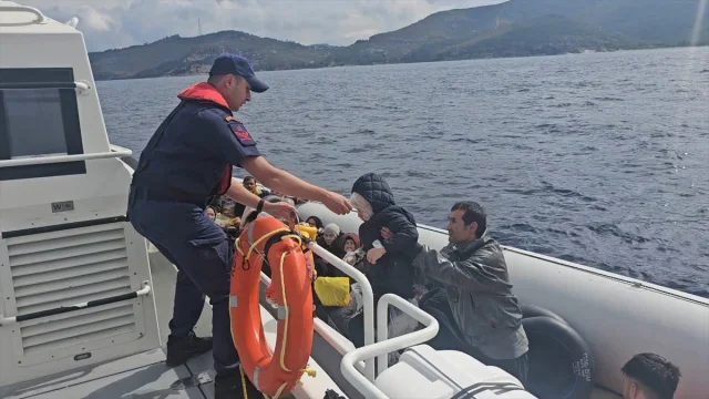 Ege Denizi'nde Dramatik Kurtarma Operasyonu: 75 Göçmen Kurtarıldı, 73 Göçmen Yakalandı