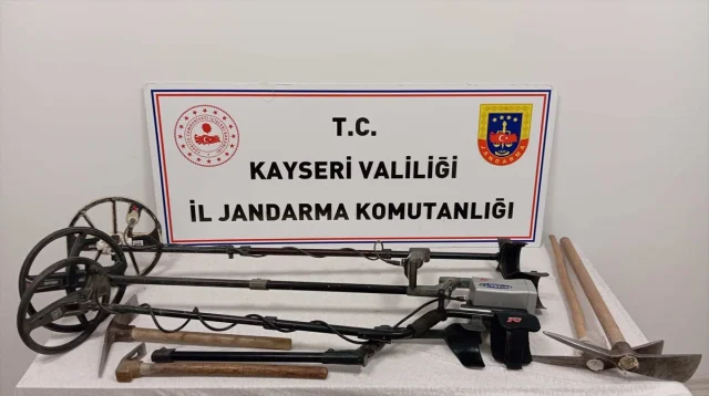 Kayseri'de Kaçak Kazı Şoku Gizemli Tarihi Eserler Arıyorlard...