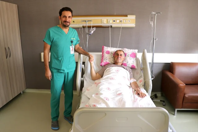Van'da Mucize: Karnından 4 Kilogramlık Kitle Alındı