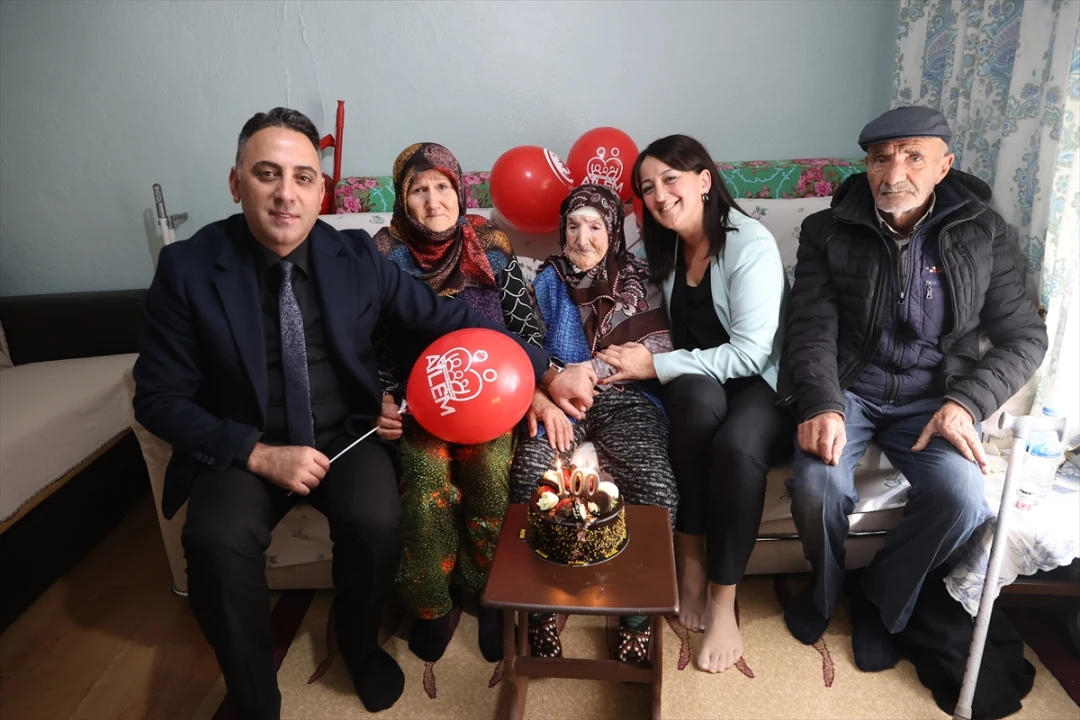 Edirne'de Asırlık Hayat: Seher Teyze 100. Yaşını Kutladı