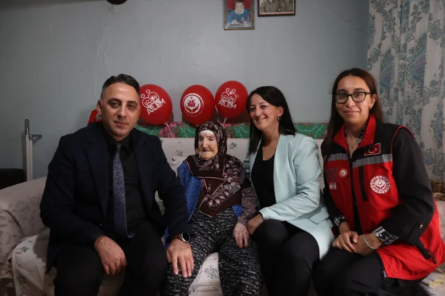 Edirne'de Asırlık Hayat: Seher Teyze 100. Yaşını Kutladı