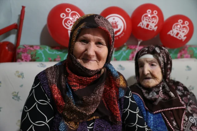 Edirne'de Asırlık Hayat: Seher Teyze 100. Yaşını Kutladı