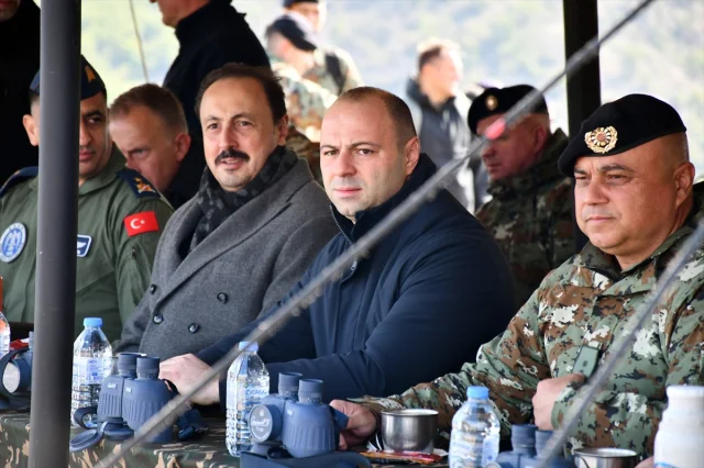 Kuzey Makedonya'da Askeri Güç Gösterisi: Türkiye'den Gelen Destekler Tanıtıldı