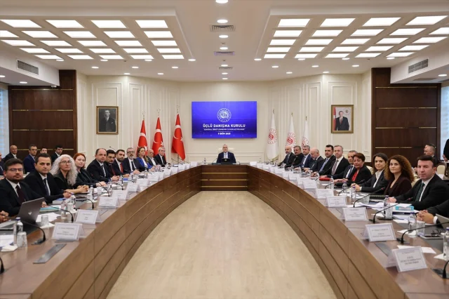 Vedat Işıkhan'dan Dijital Dönüşüm ve Sendikal Haklar Üzerine Önemli Açıklamalar