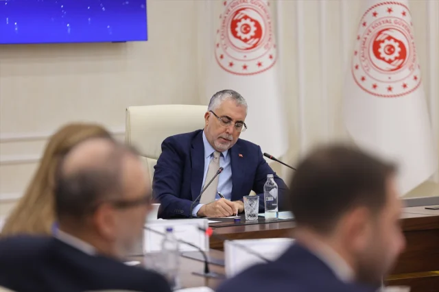 Vedat Işıkhan'dan Dijital Dönüşüm ve Sendikal Haklar Üzerine Önemli Açıklamalar
