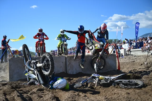 Sea To Sky Motosiklet Yarışında Heyecan Dorukta