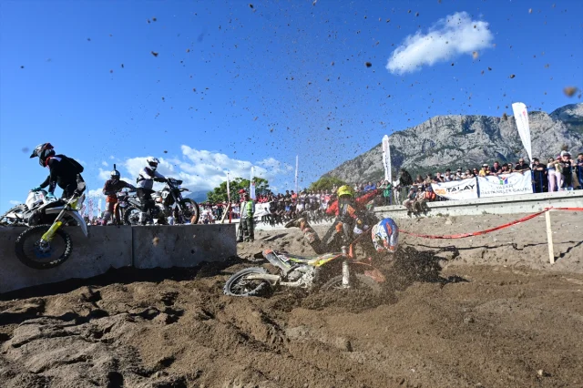 Sea To Sky Motosiklet Yarışında Heyecan Dorukta