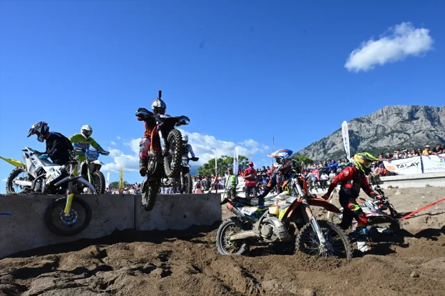 Sea To Sky Motosiklet Yarışında Heyecan Dorukta