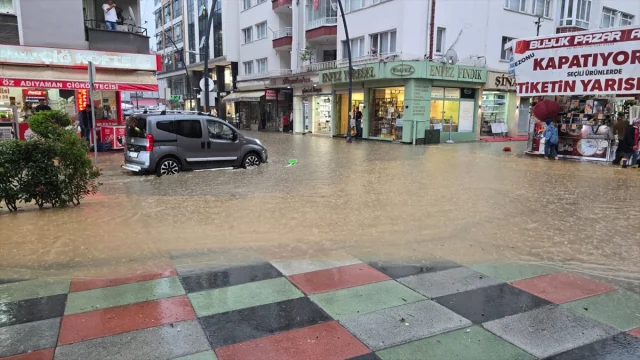 Giresun'da Yoğun Yağış Hayatı Olumsuz Etkiledi