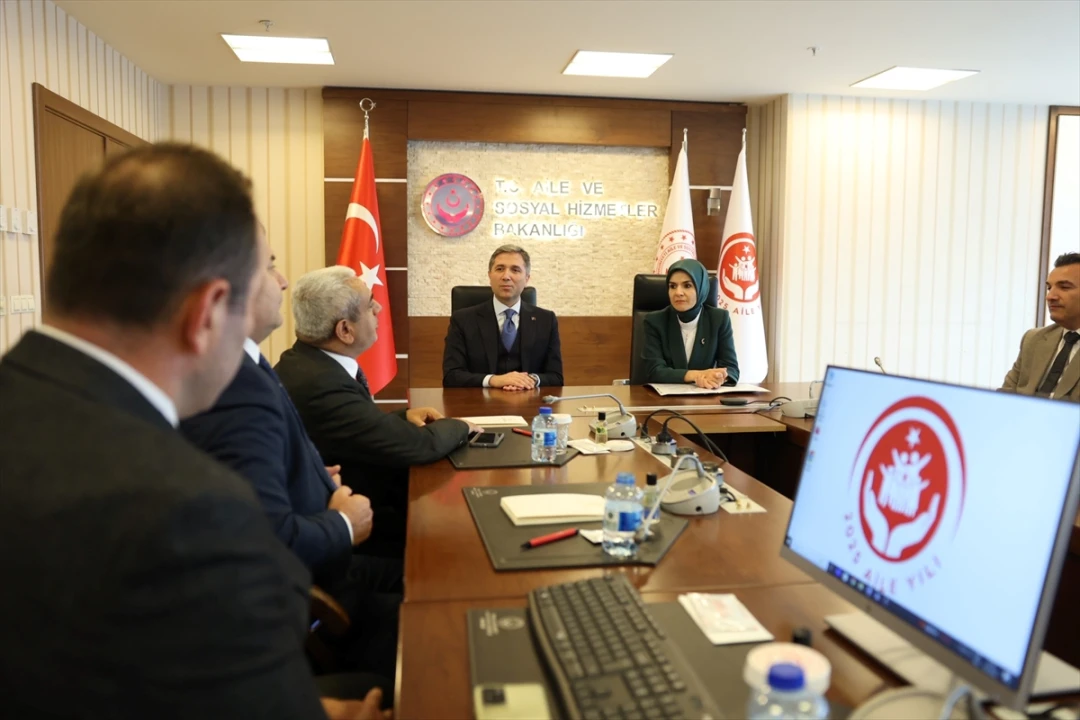 Bakan Göktaş'tan Sivil Toplum Vurgusu: AK Parti Heyetiyle Önemli Toplantı