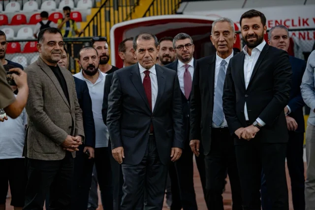Dursun Özbek'ten Mardin'de Anlamlı Ziyaret: Mardin 1969 Spor'a Destek