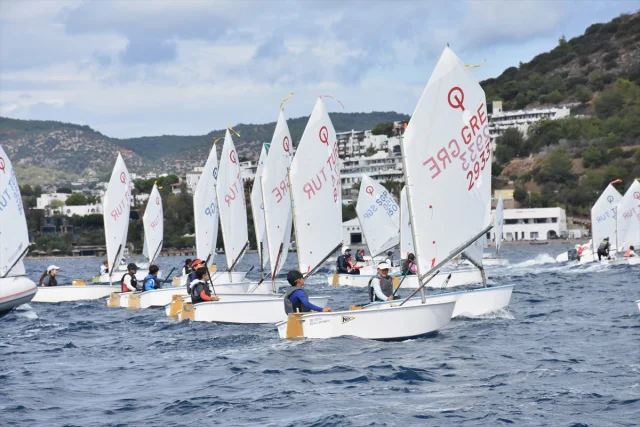Bodrum'da Rüzgârlar Yelkenciler İçin Esiyor: Optimist Yarışlarına Yoğun İlgi