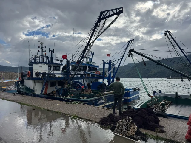 Bartın'da Fırtına Hayatı Felç Etti