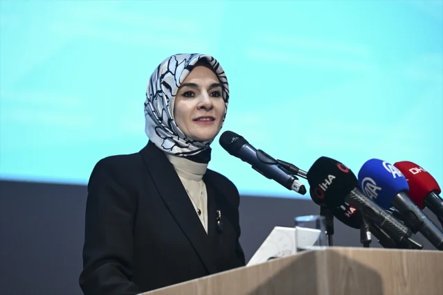 Bakan Göktaş Türkiye'deki Öğrenme Güçlüğü Çalışmalarını İler...