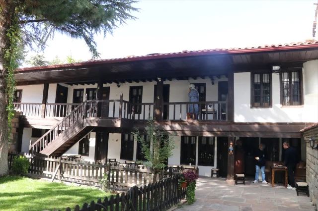 Emekli Öğretmenin Kaligrafi Serüveni Kültürel Mirası Yaşatıyor