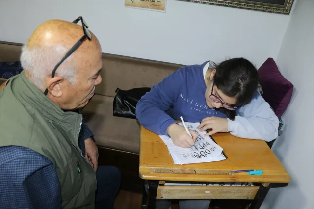 Emekli Öğretmenin Kaligrafi Serüveni Kültürel Mirası Yaşatıyor