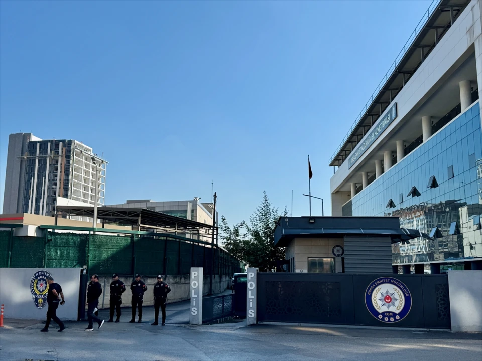 Bursa'da Büyük Operasyon: Eski Belediye Başkanı ve 20 Kişi Gözaltında