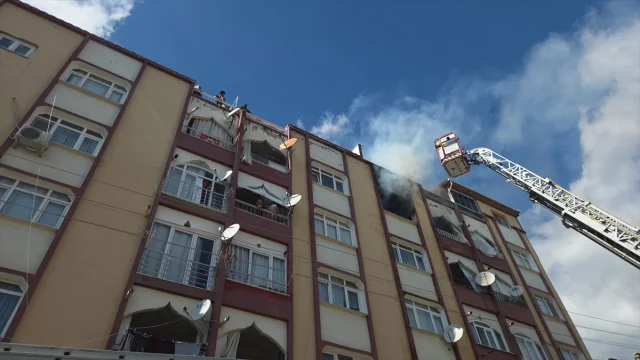 Bursa'da Beş Katlı Binada Korkutan Yangın