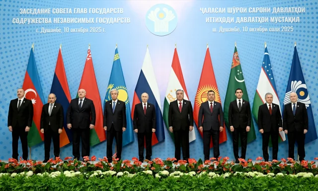 Caparov BDT Zirvesinde Kırgızistan'ın Ekonomik Başarısını Vurguladı