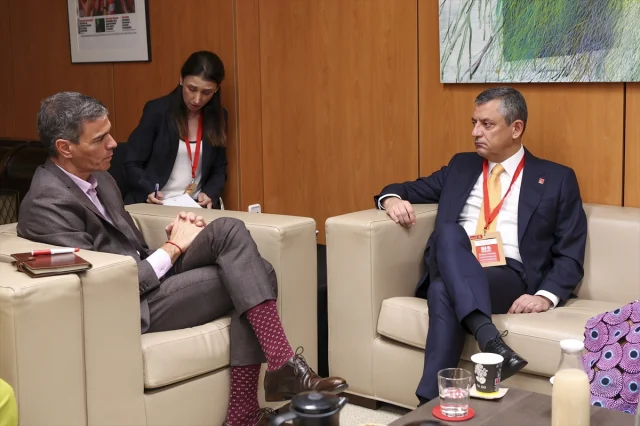 CHP Lideri Özgür Özel Madrid'de Kritik Görüşmeler Yaptı