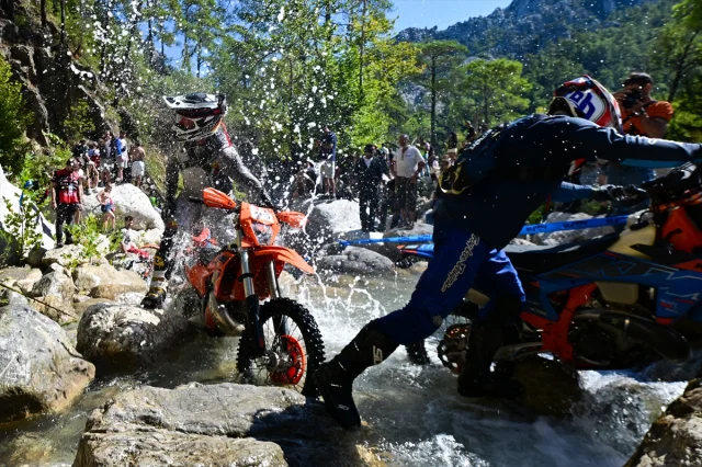 Antalya'nın Zirvesinde Nefes Kesen Enduro Yarışı Sonuçlandı