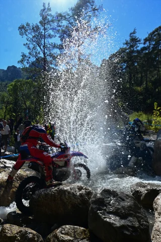 Antalya'nın Zirvesinde Nefes Kesen Enduro Yarışı Sonuçlandı