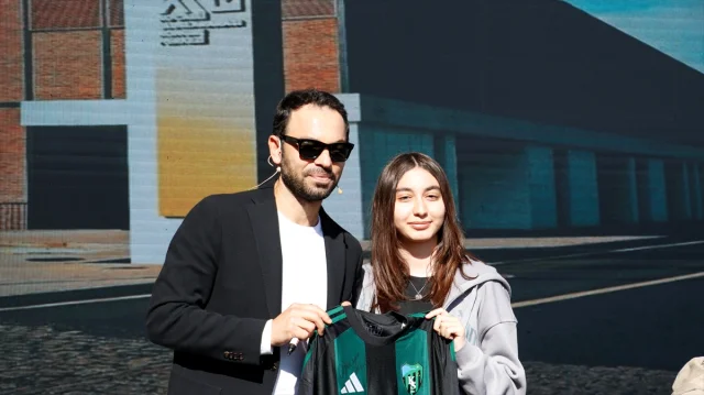 Kocaelispor'un yıldızları kitap fuarında: Taraftarlar şaşkın, teknik direktör mutlu