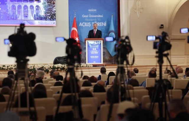 Gazi Üniversitesinde Coşkulu Akademik Yıl Açılışı