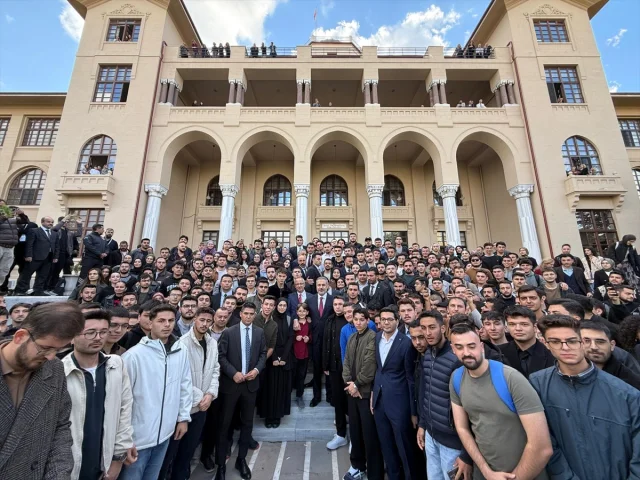 Gazi Üniversitesinde Coşkulu Akademik Yıl Açılışı