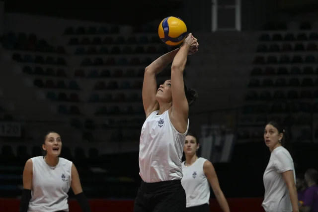 Zeren Spor'un VakıfBank Karşısındaki Heyecan Verici Sezon Açılışı