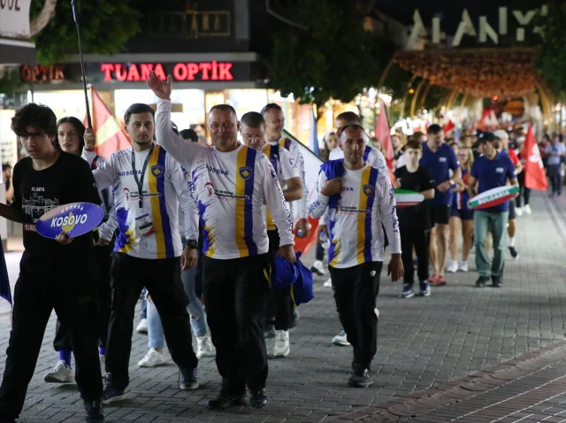 Antalya’da Yamaç Paraşütü Heyecanı Başladı