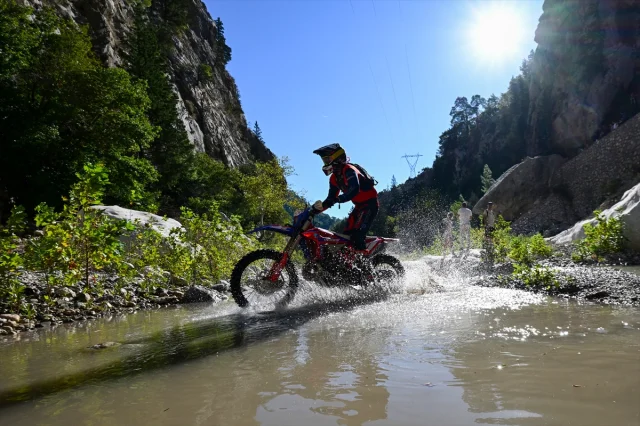 Antalya'nın Zirvesinde Nefes Kesen Enduro Yarışı Sonuçlandı