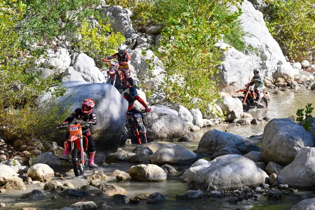 Antalya'nın Zirvesinde Nefes Kesen Enduro Yarışı Sonuçlandı