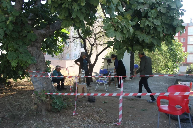 Antalya'da Göçük Felaketi Ardından Evlerinden Olan Ailelerin Zorlu Bekleyişi