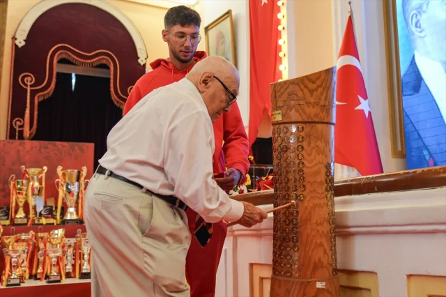 Galatasaray'ın 120 Yıllık Tarihi Coşkuyla Kutlandı