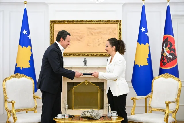 Kosova’da Hükümet Kurma Görevi Albin Kurti’ye Verildi