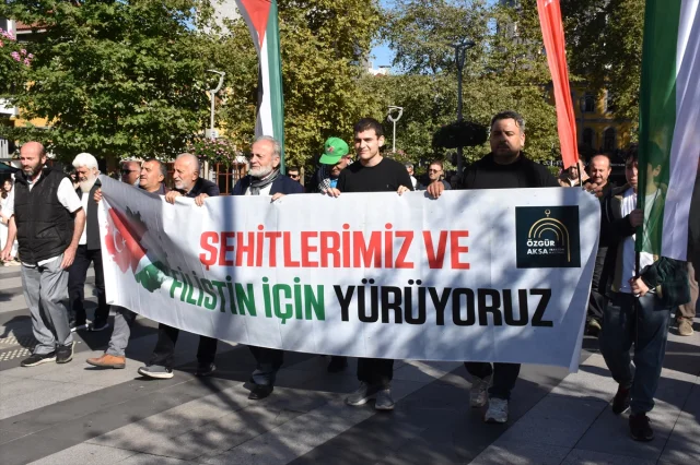 Trabzon'da Filistin'e Destek Yürüyüşüyle Dikkat Çeken Anlar