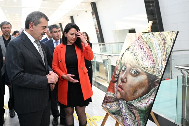 Yusuf Tekin, Nevşehir'deki sanat etkinliğinde duygusal mesajlar verdi