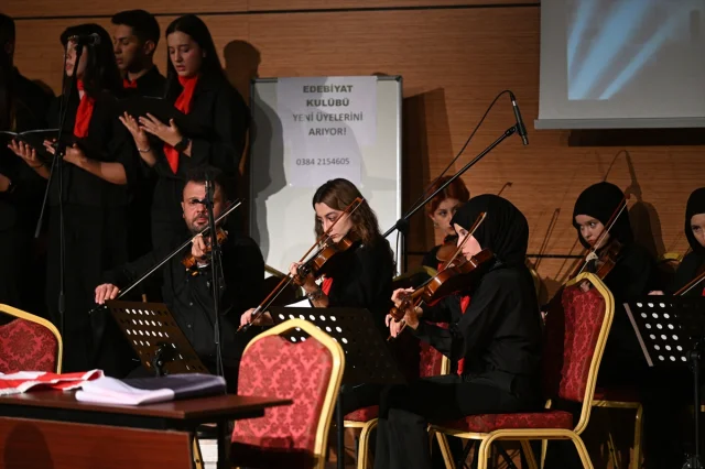 Yusuf Tekin, Nevşehir'deki sanat etkinliğinde duygusal mesajlar verdi