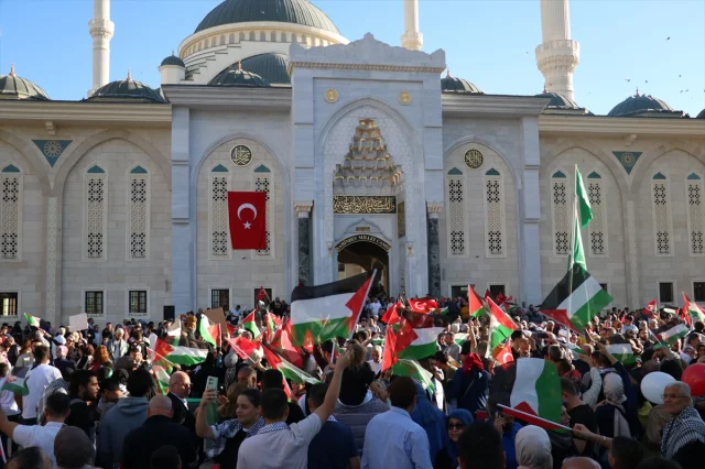 Gaziantep'te Filistin İçin Yankılanan Adımlar: Destek Yürüyüşüne Büyük Katılım