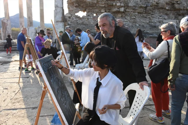 Magnesia Antik Kenti Modern Sanatla Buluştu