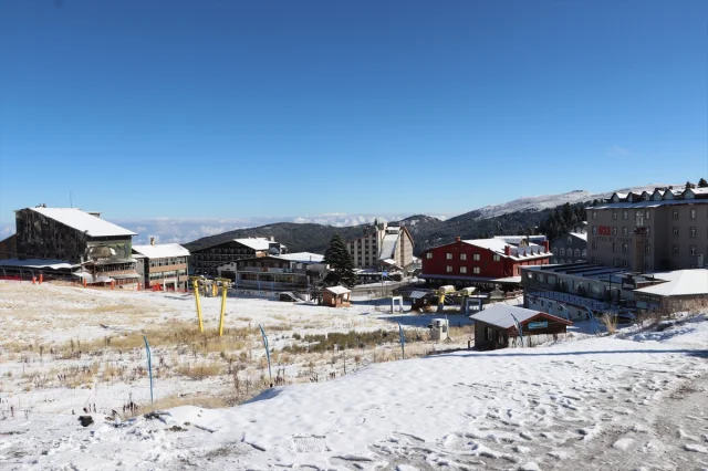 Uludağ'da Kar Yağışı Başladı Kayak Sezonu Heyecanla Bekleniyor