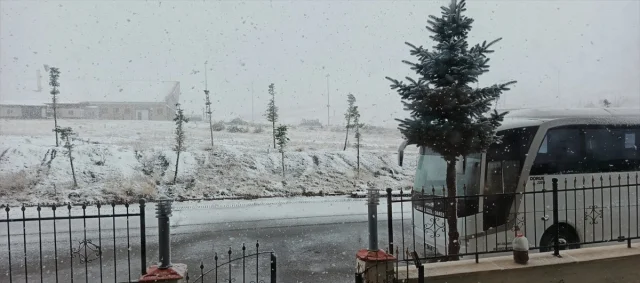 Yıldız Dağı'nda Kar Başladı Herkes Kayak Merkezi'ne Akın Ediyor