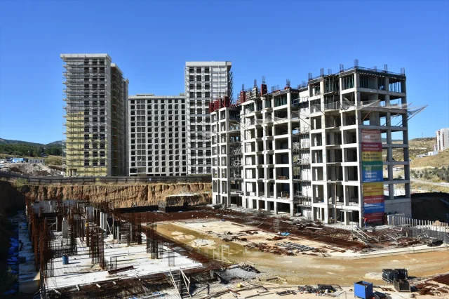 İzmir'deki Ev Sahiplerinin Dramatik İsyanı: Kentte Çözüm Arayışları
