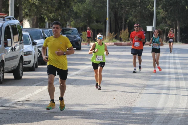 Adana'da Lezzet Festivali Koşusu Renkli Görüntülere Sahne Oldu