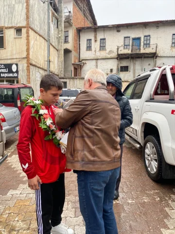 Balkan Şampiyonası'nda Başarıya Koşan Tokatlı Güreşçi Yurdun...