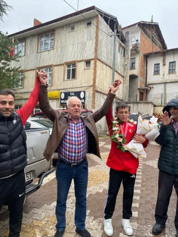 Balkan Şampiyonası'nda Başarıya Koşan Tokatlı Güreşçi Yurduna Döndü