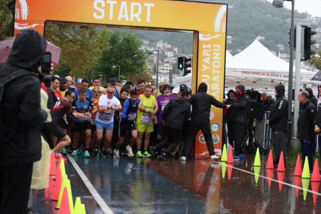 Ordu'da Renkli Yarış Başladı: Yarı Maraton ve Halk Koşusunda Büyük İlgi