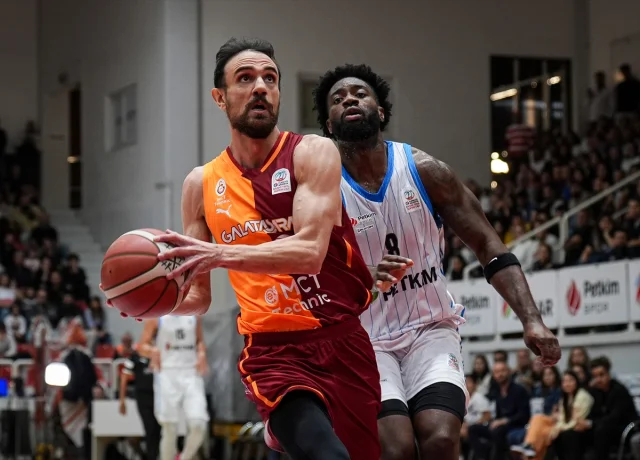 Galatasaray Aliağa Petkimspor'u Zorlu Maçta Geçti